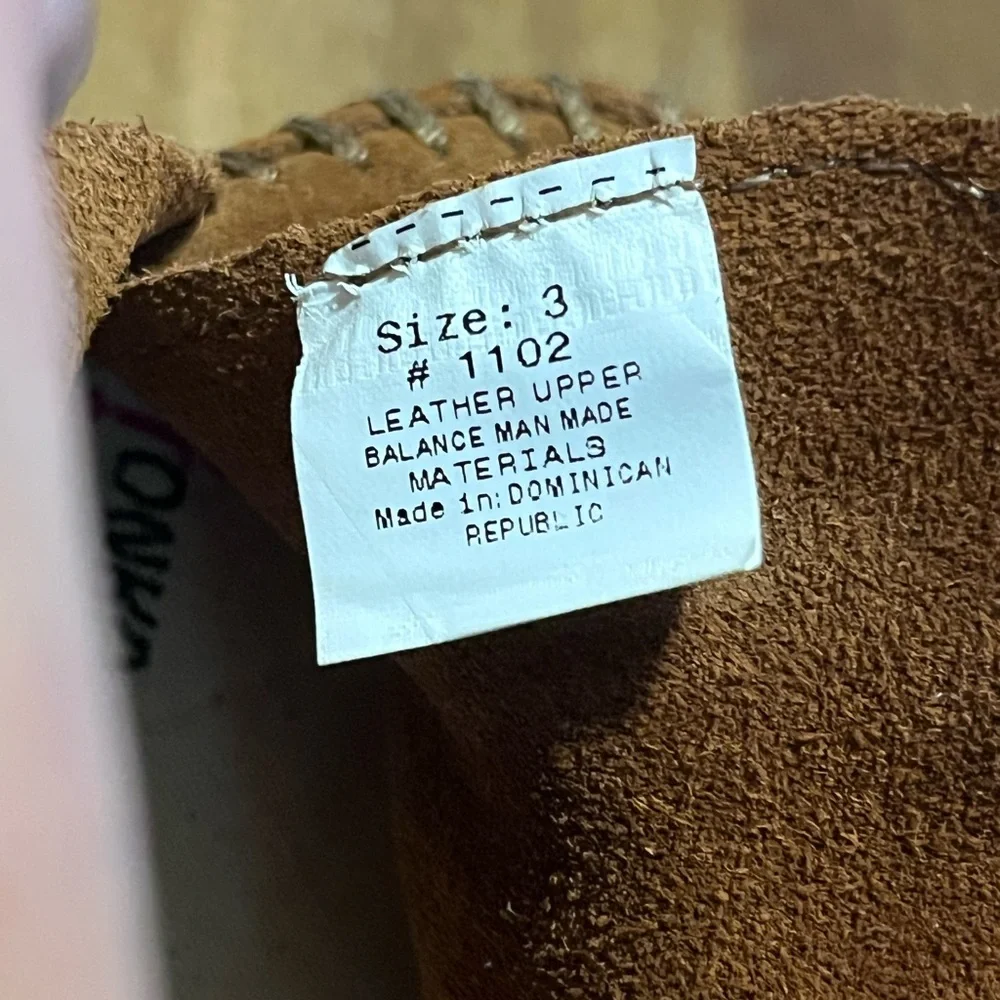 Minnetonka brown leather ankle moccasins